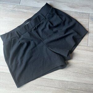Loft Black Pull-On Shorts with Pockets Size M